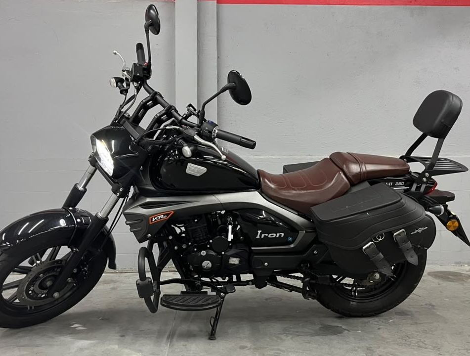 SHINERAY IRON 250 EFI
