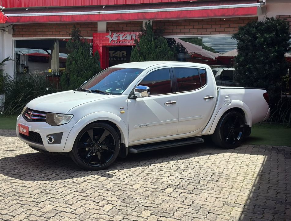 Mitsubishi L200 Triton HLS 2.4 Flex 16V CD Mec.