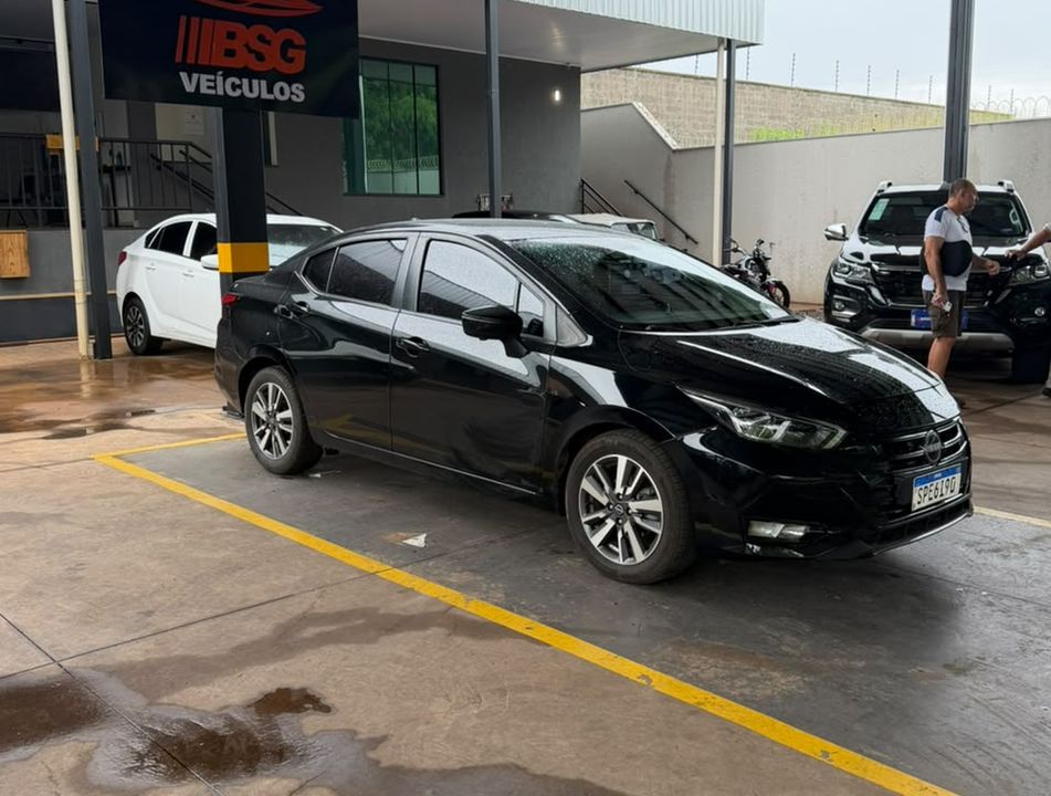 Nissan VERSA Advance 1.6 16V Flex Aut.
