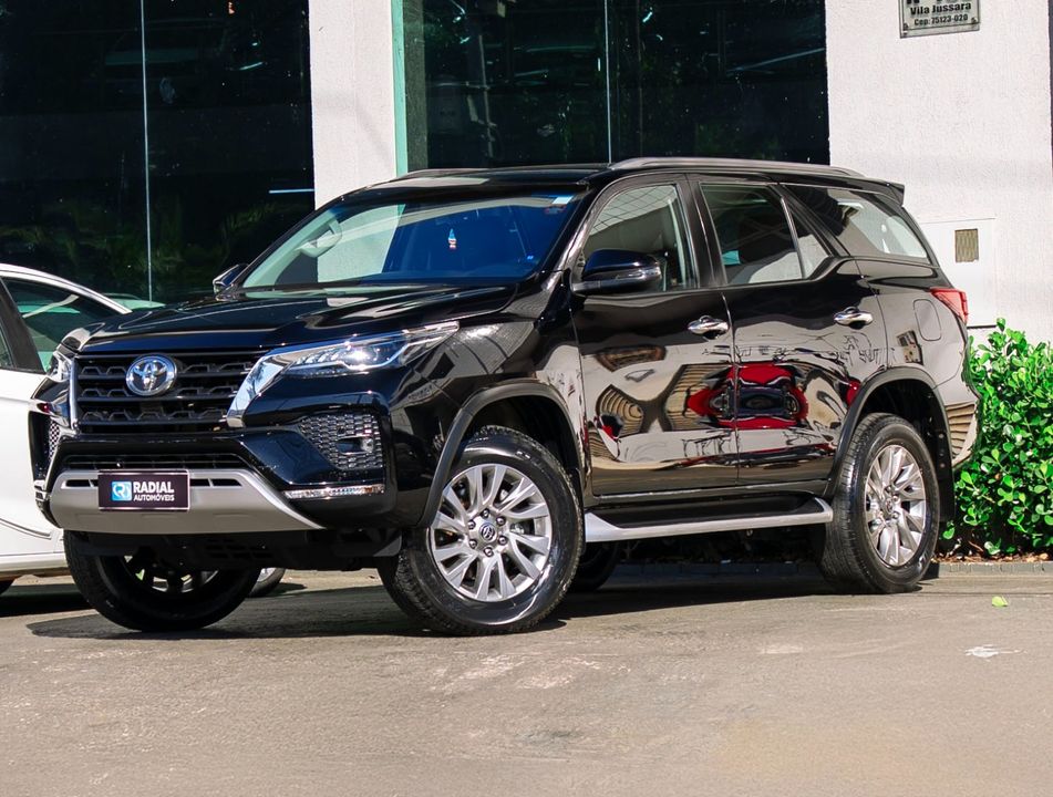 Toyota Hilux SW4 SRV 4x2 2.7 Flex 16V Aut.