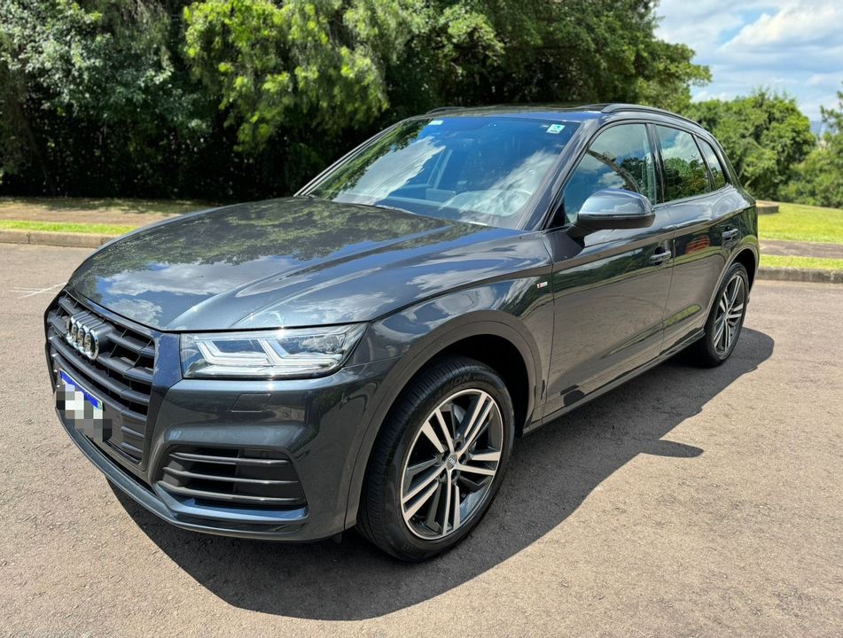 Audi Q5 Black 2.0 TFSI Quattro S tronic