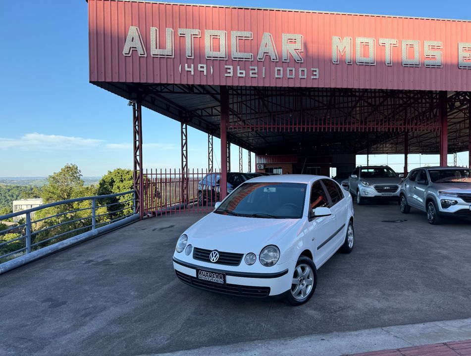 VolksWagen Polo Sedan 1.6 Mi Total Flex 8V 4p
