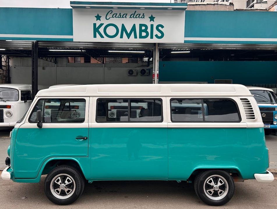 VolksWagen Kombi Escolar 1.6 MPi