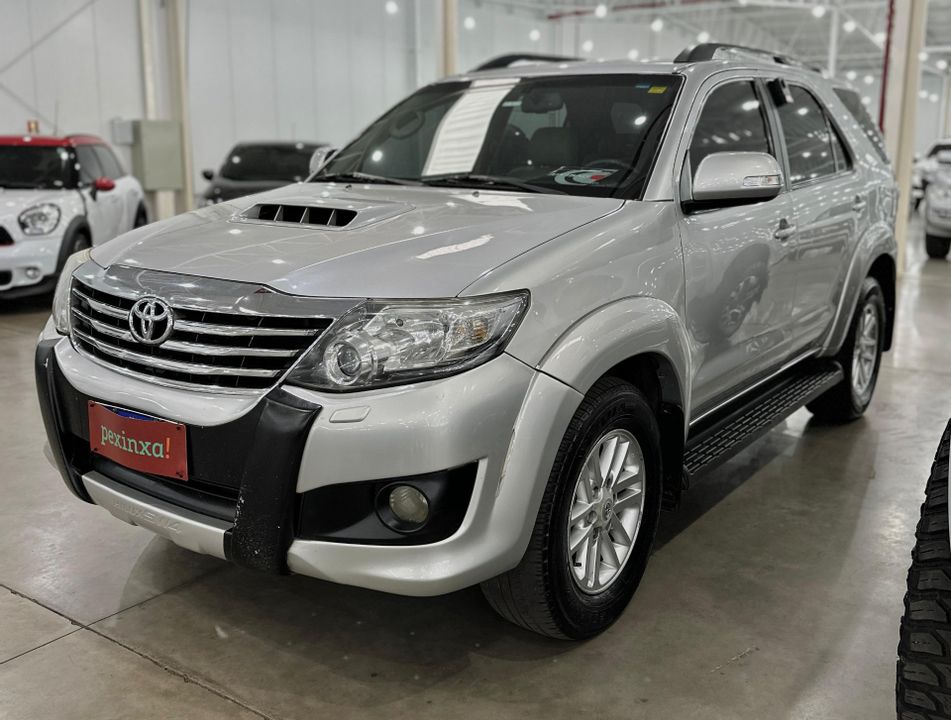 Toyota Hilux SW4 SRV D4-D 4x4 3.0 TDI Dies. Aut