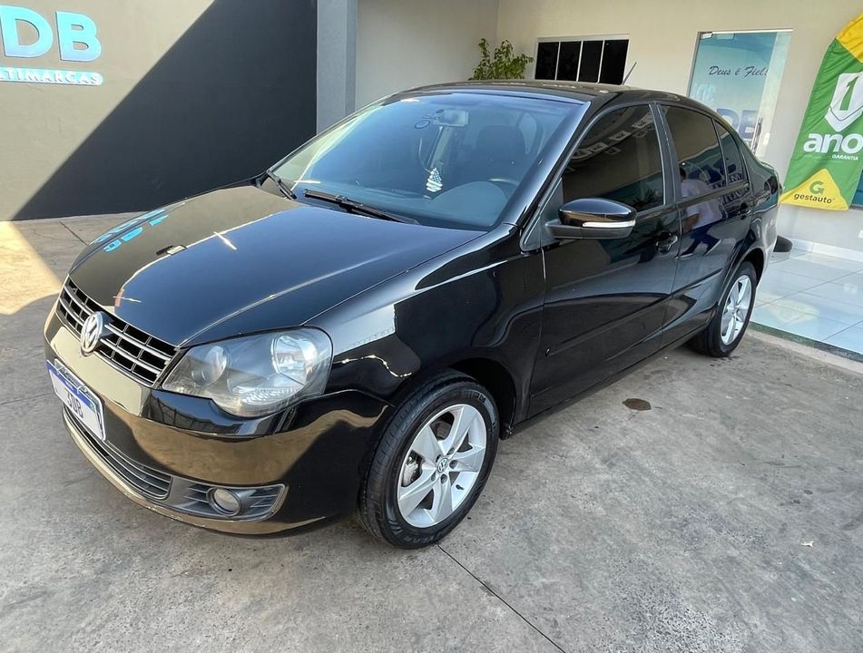 VolksWagen Polo Sedan 1.6 Mi Total Flex 8V 4p