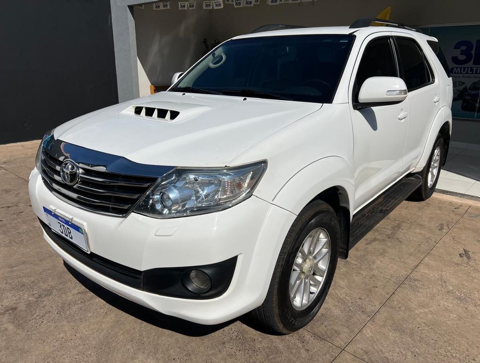 Toyota Hilux SW4 SRV D4-D 4x4 3.0 TDI Dies. Aut