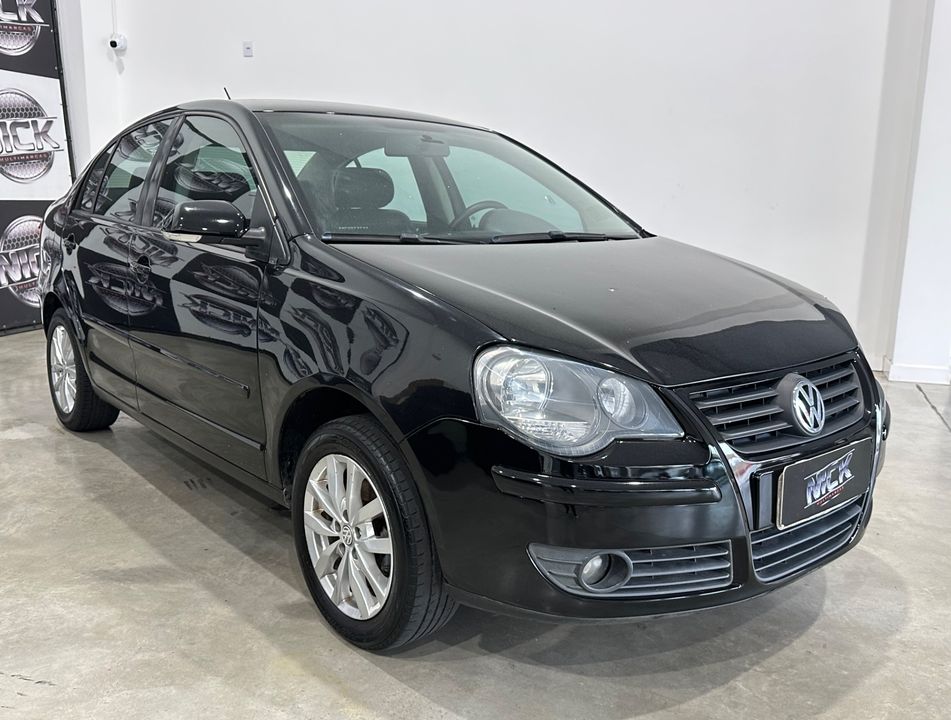 VolksWagen Polo Sedan 1.6 Mi Total Flex 8V 4p