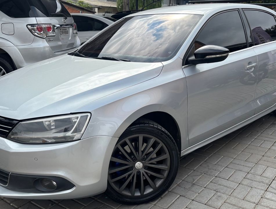 VolksWagen JETTA Highline 2.0 TSI 16V 4p Tiptronic