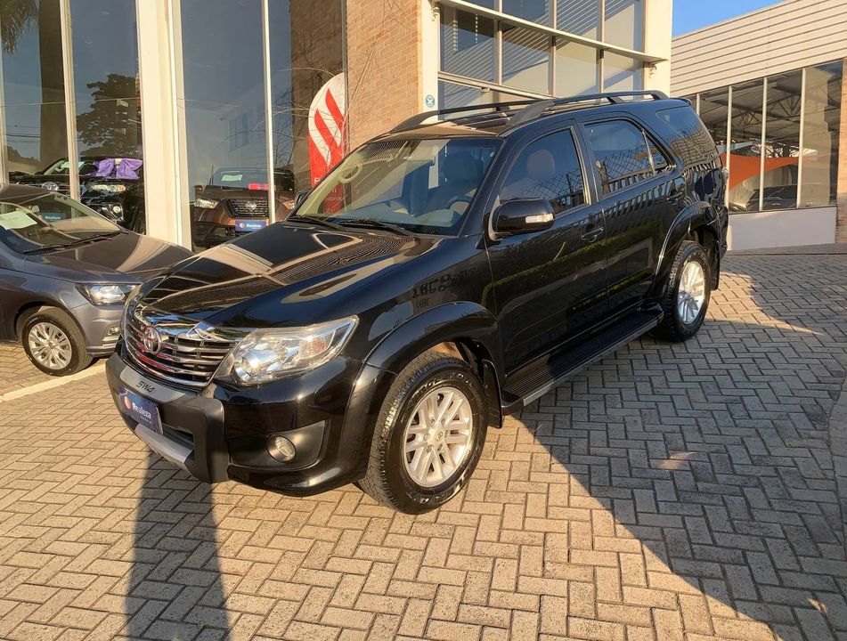 Toyota Hilux SW4 SR 4x2 2.7/ 2.7 Flex 16V Aut.