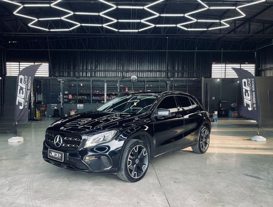 Mercedes GLA 200 Night 1.6. TB 16V Flex Aut.