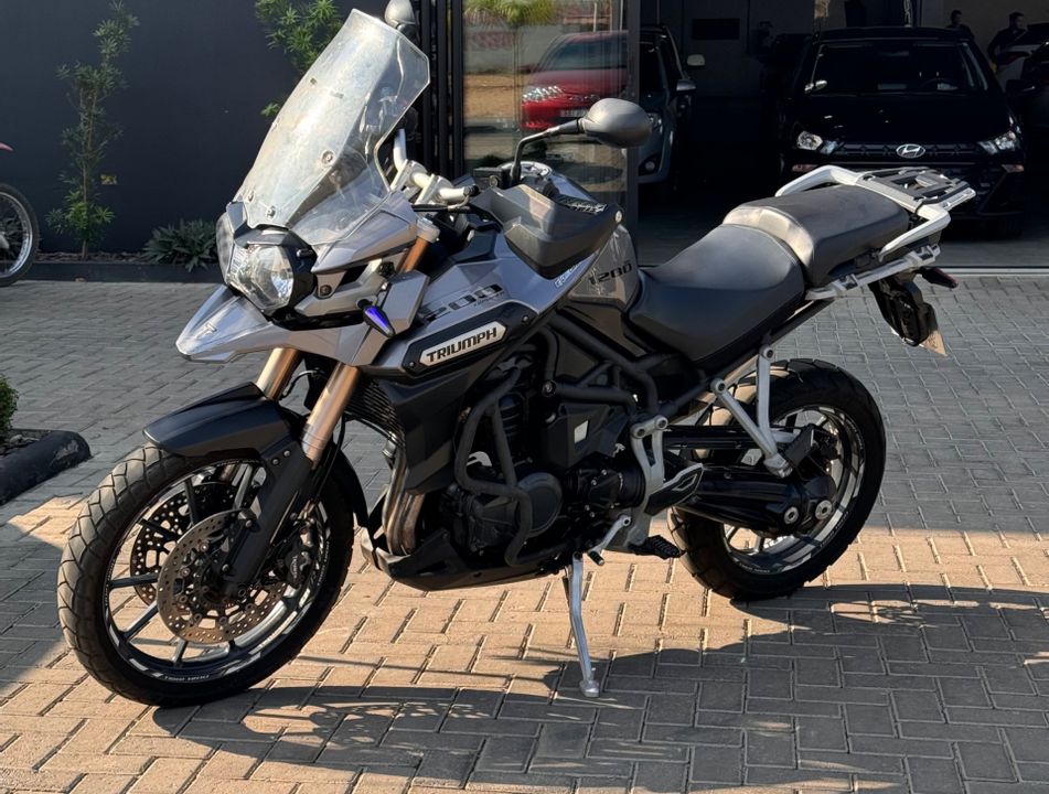 TRIUMPH TIGER 1200 EXPLORER