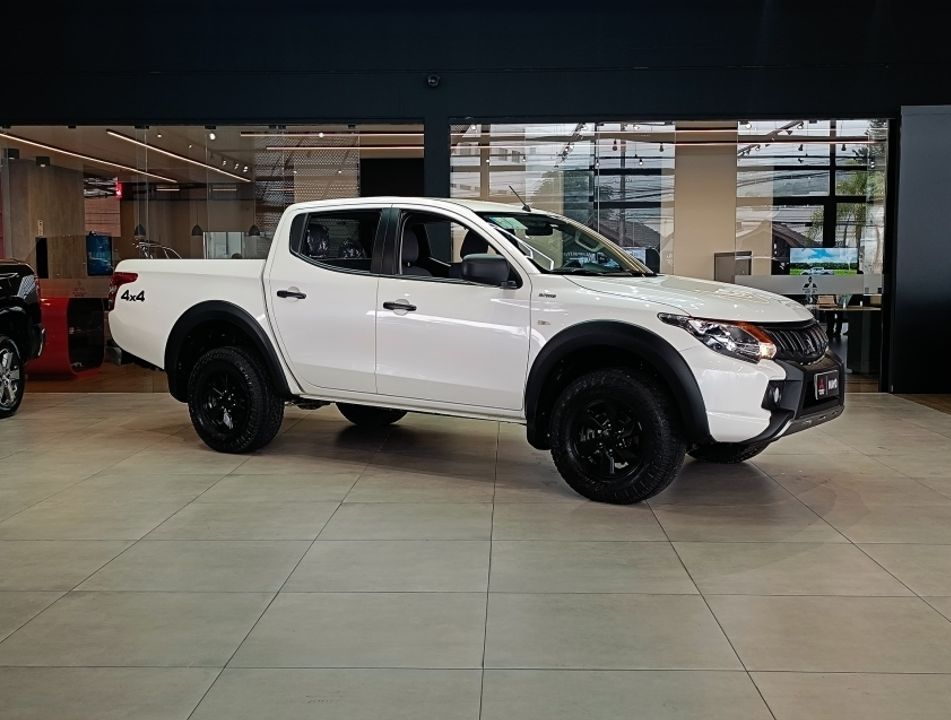 Mitsubishi L200 Triton 2.4 D GL 4WD