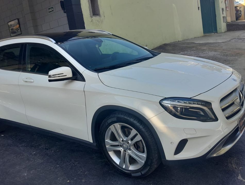 Mercedes GLA 250 Vision 2.0 TB 16V 211cv Aut.