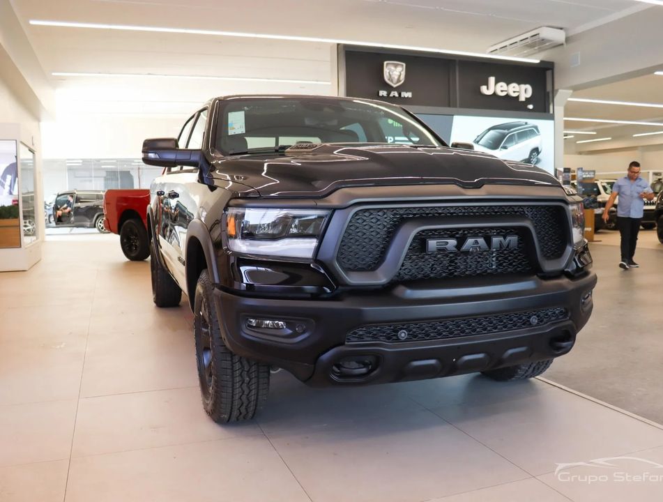 RAM 1500 REBEL 5.7 HEMI CD V8 4x4 Aut.