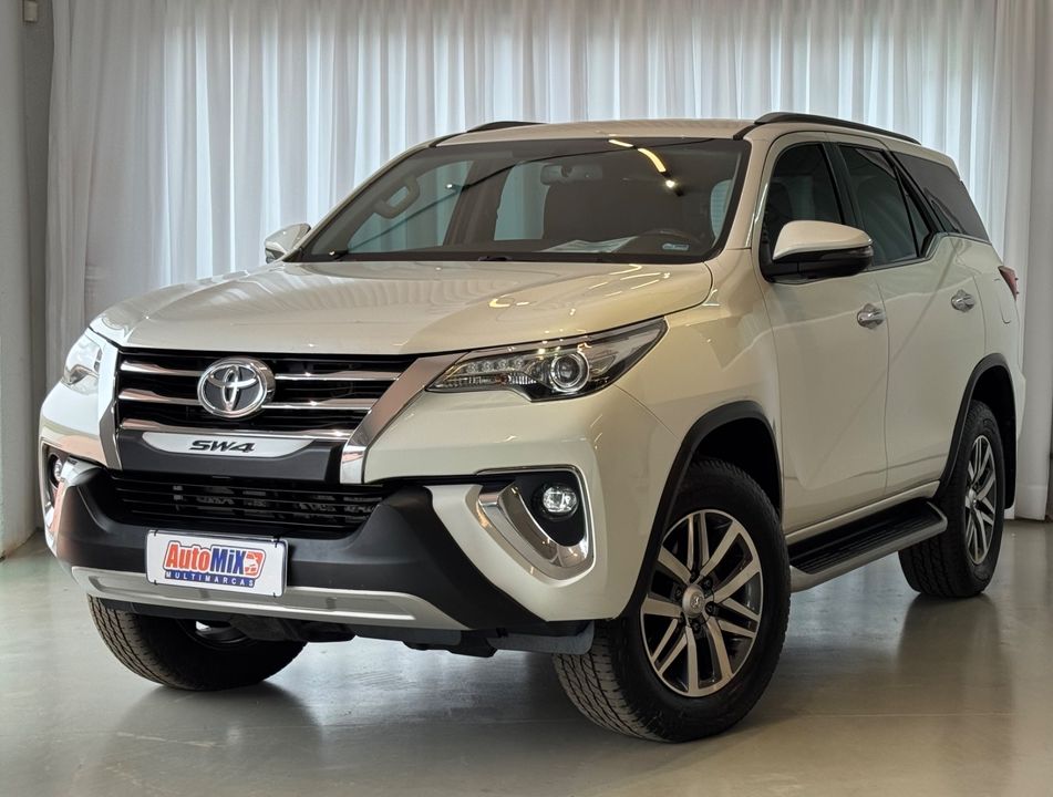 Toyota Hilux SW4 SRX 4x4 2.8 TDI 16V Dies. Aut.