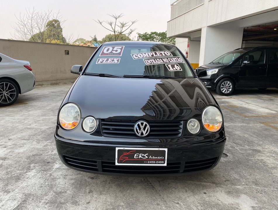 VolksWagen Polo Sedan 1.6 Mi Total Flex 8V 4p