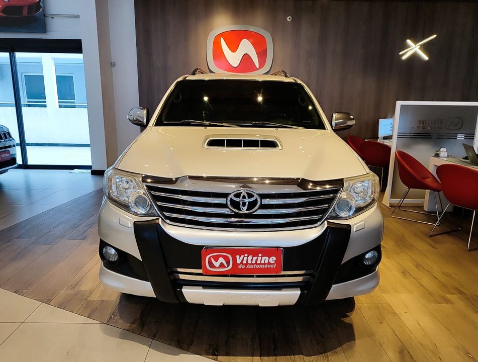 Toyota Hilux SW4 SRV D4-D 4x4 3.0 TDI Dies. Aut