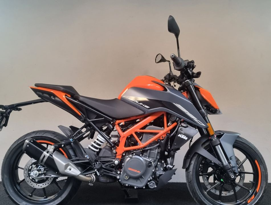 KTM DUKE 390