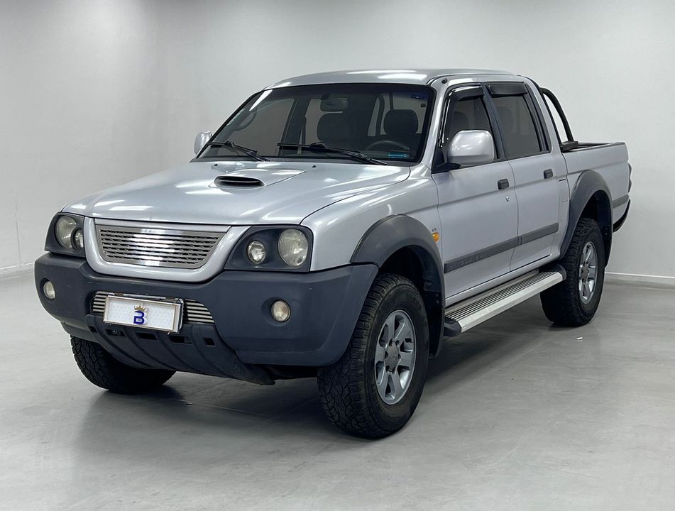 Mitsubishi L200 OUTDOOR HPE 2.5 4x4 CD T.Dies. Mec.