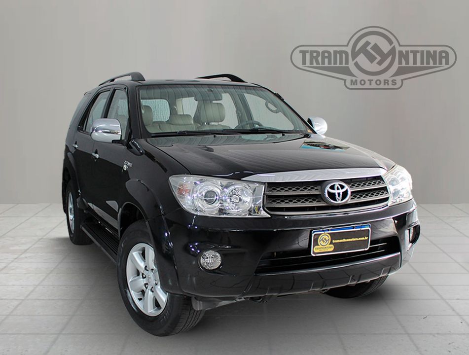 Toyota Hilux SW4 SR 4x2 2.7/ 2.7 Flex 16V Aut.