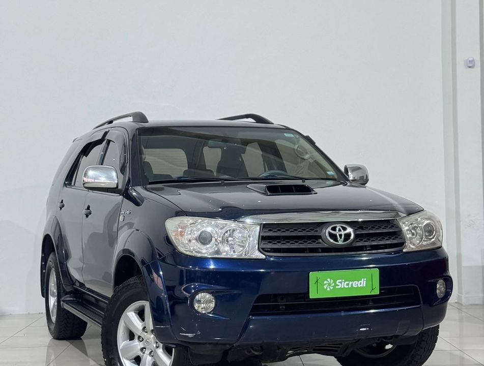Toyota Hilux SW4 SRV D4-D 4x4 3.0 TDI Dies. Aut