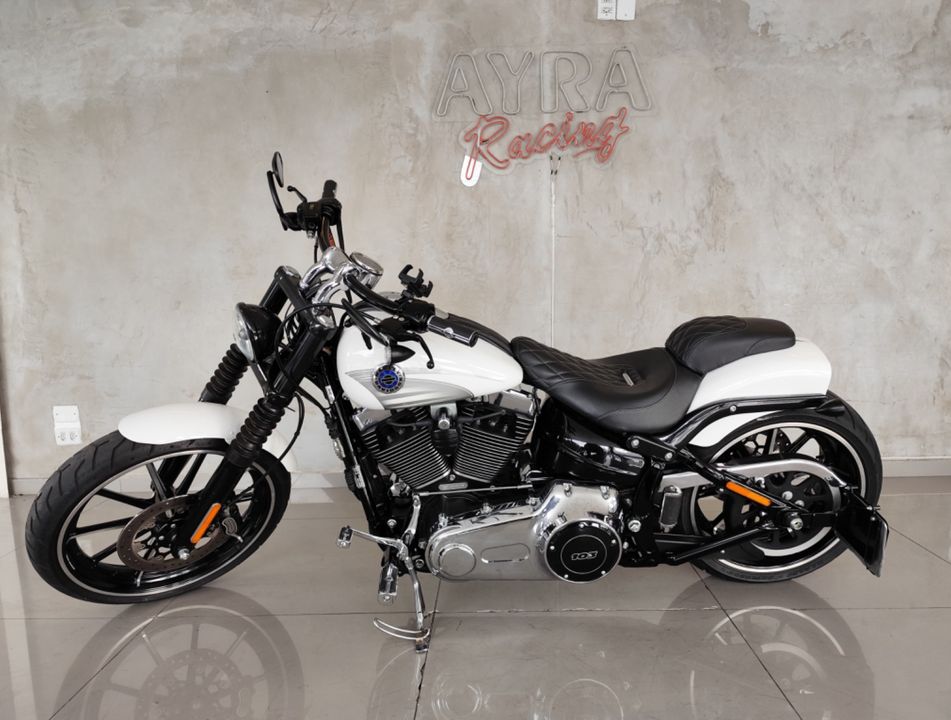 Harley SOFTAIL BREAKOUT FXSB