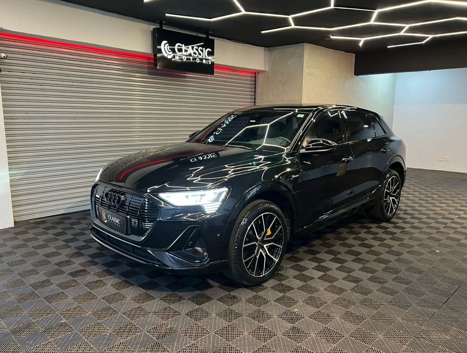 AUDI ELÉTRICO SPORTBACK PERFORMANCE BLACK QUATTRO