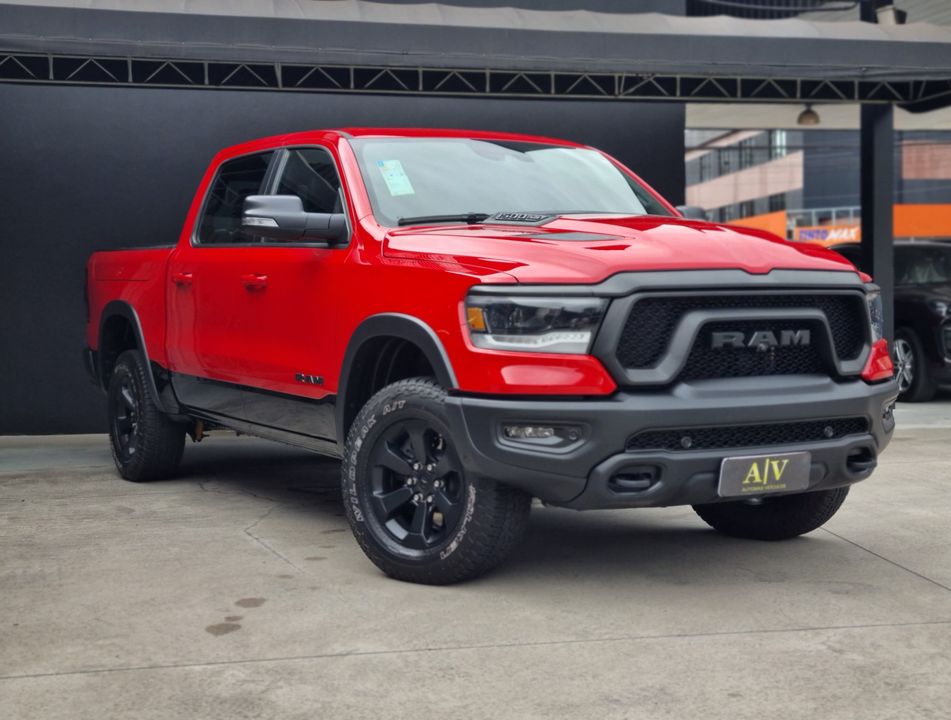 RAM 1500 REBEL 5.7 HEMI CD V8 4x4 Aut.