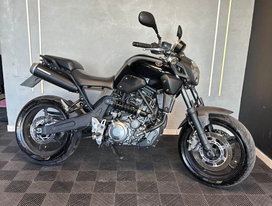 YAMAHA MT-03 660cc