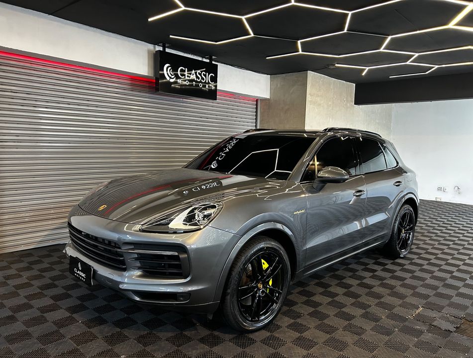 Porsche 3.0 V6 E-HYBRID AWD TIPTRONIC S