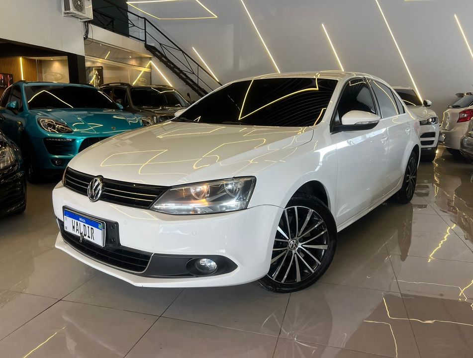 VolksWagen JETTA Highline 2.0 TSI 16V 4p Tiptronic
