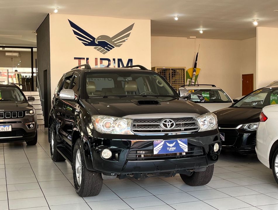 Toyota Hilux SW4 SRV D4-D 4x4 3.0 TDI Dies. Aut