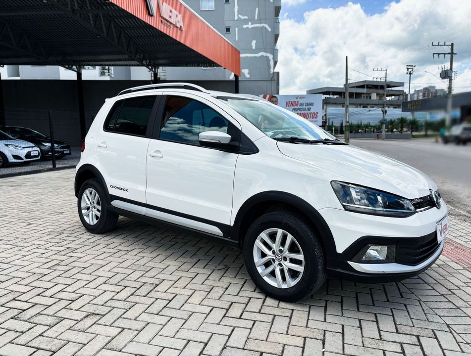 VolksWagen CROSSFOX  1.6 T. Flex 16V 5p