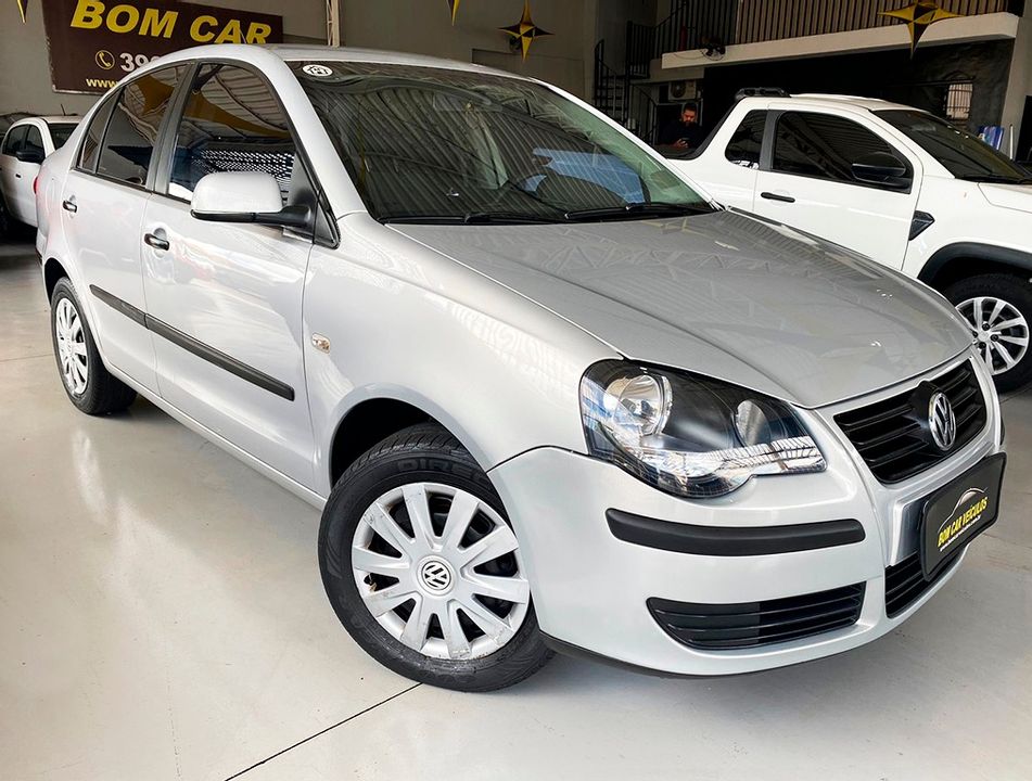 VolksWagen Polo Sedan 1.6 Mi Total Flex 8V 4p