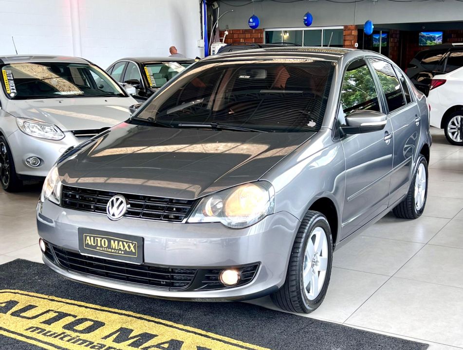 VolksWagen Polo Sedan 1.6 Mi Total Flex 8V 4p