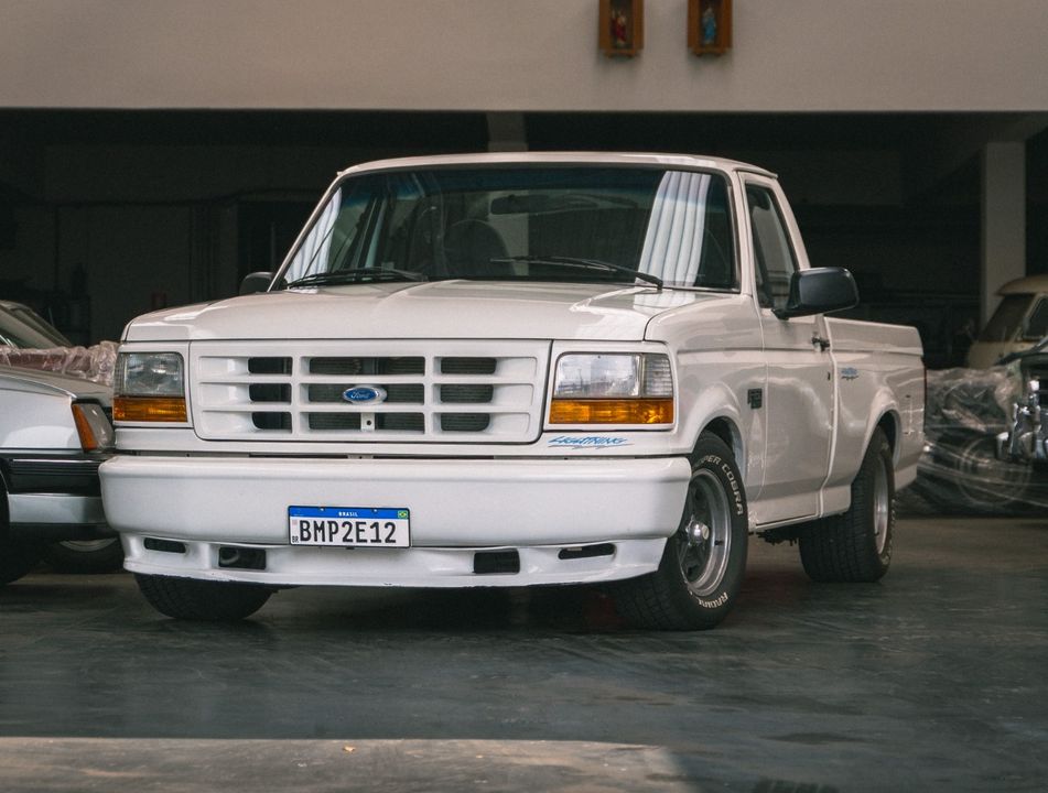 Ford F-1000 Regular Cab. 4.9i