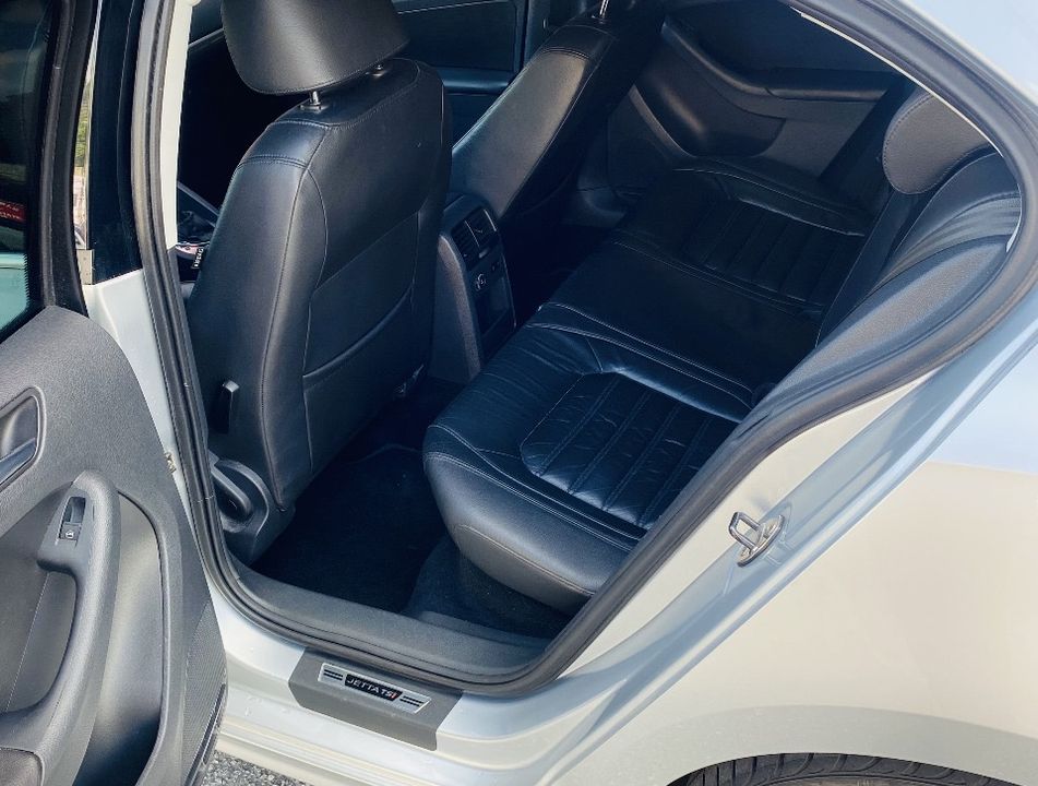 VolksWagen JETTA Comfortline 2.0 T.Flex 8V 4p Tipt.