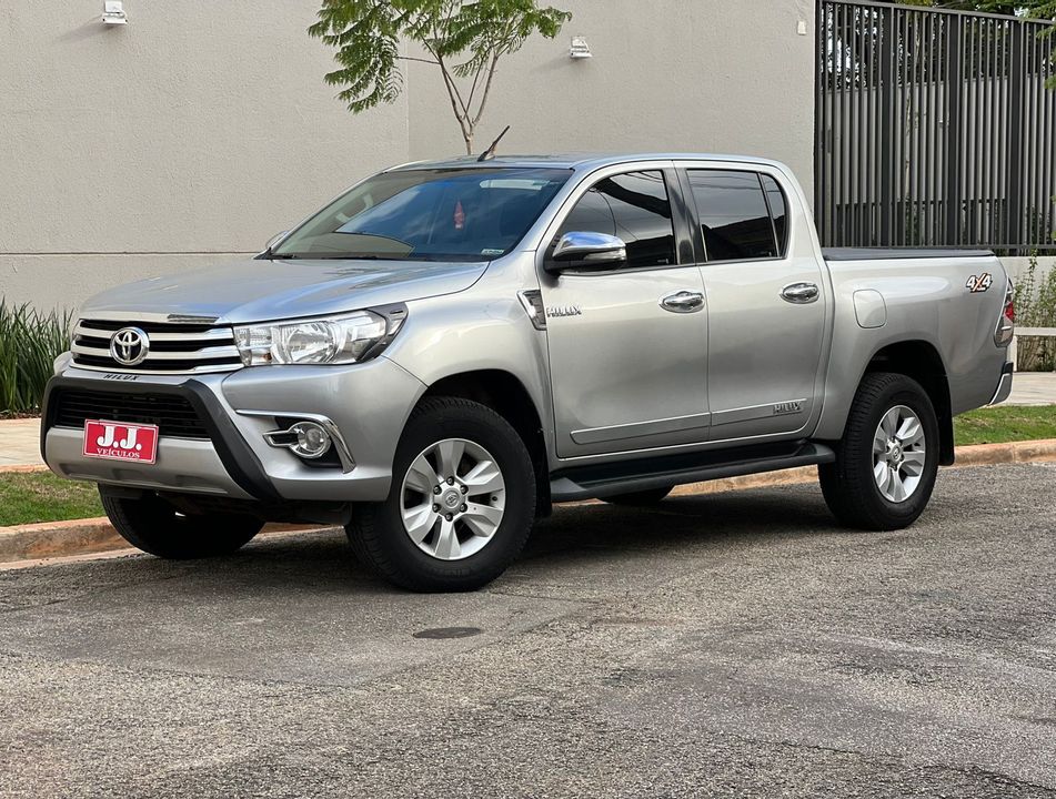 Toyota Hilux CD SRV 4x4 2.7 Flex 16V Aut.