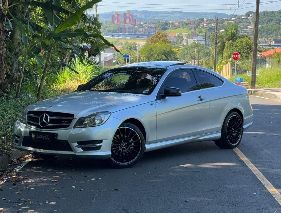 Mercedes C-180 CGI Coupe Sport 1.6 TB 16V Aut.