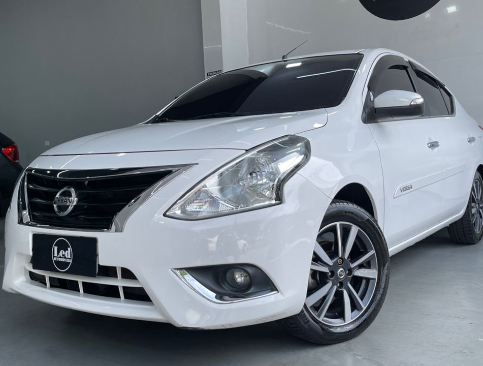 Nissan VERSA SL 1.6 16V FlexStart 4p Aut.