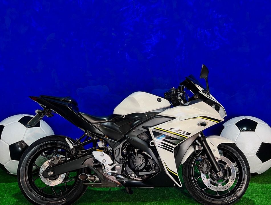 YAMAHA YZF R-3 321/ABS