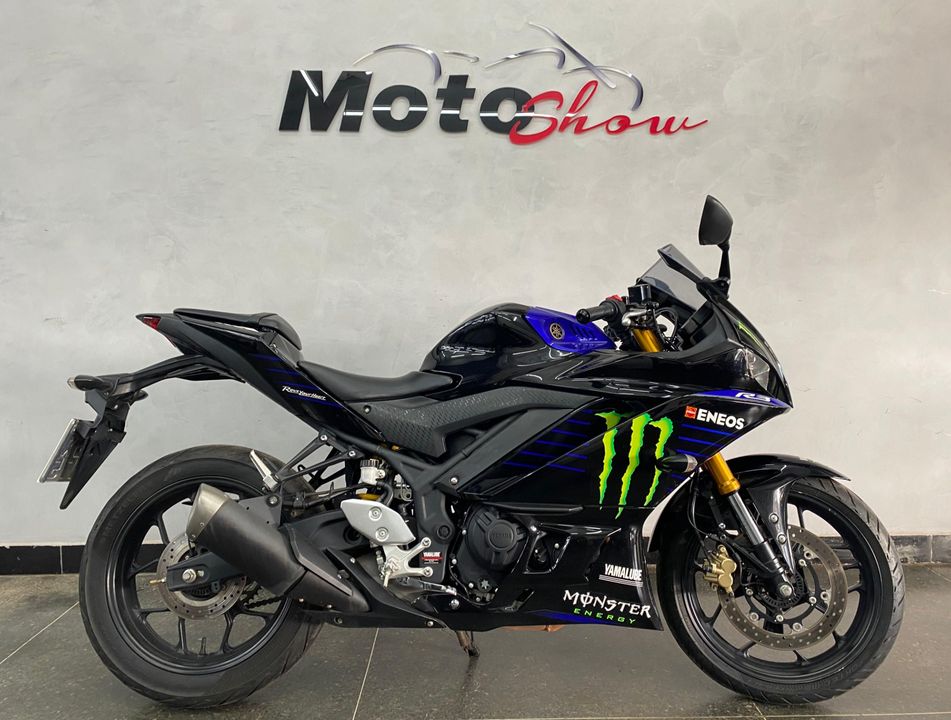 YAMAHA YZF R-3 321/ABS