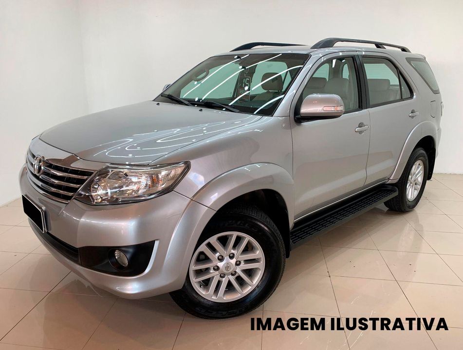 Toyota Hilux SW4 SR 4x2 2.7/ 2.7 Flex 16V Aut.