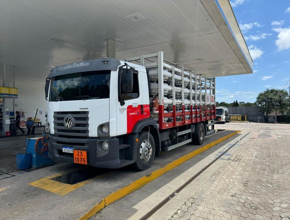 VOLKSWAGEN 13-190 E Constellation 2p (diesel)(E5)