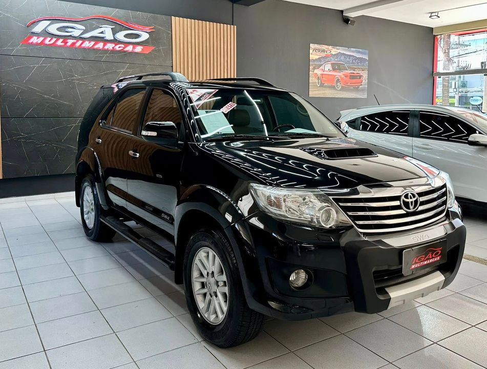 Toyota Hilux SW4 SRV D4-D 4x4 3.0 TDI Dies. Aut