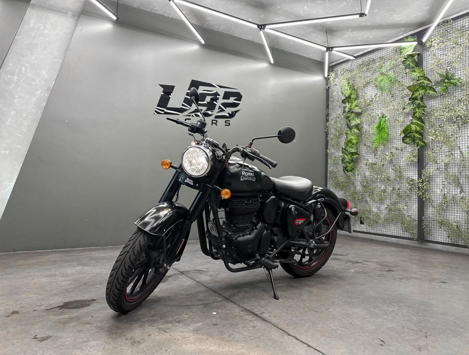 Royal Enfield Classic 350 Dark
