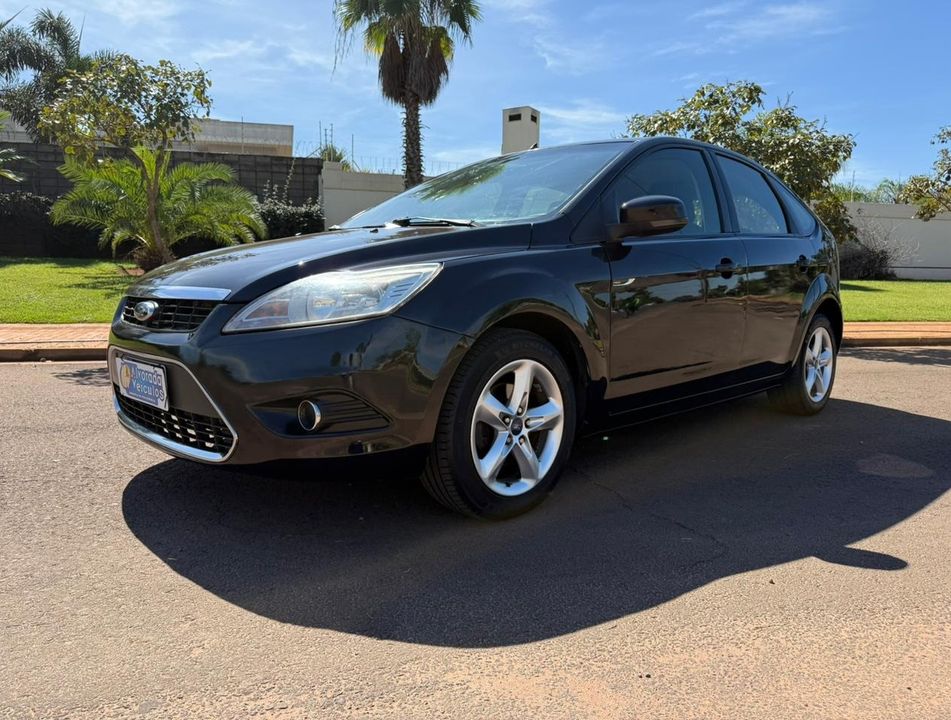 Ford Focus 1.6 S/SE/SE Plus Flex 8V/16V  5p