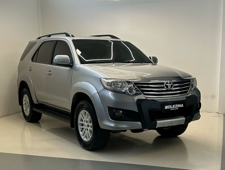 Toyota Hilux SW4 SR 4x2 2.7/ 2.7 Flex 16V Aut.