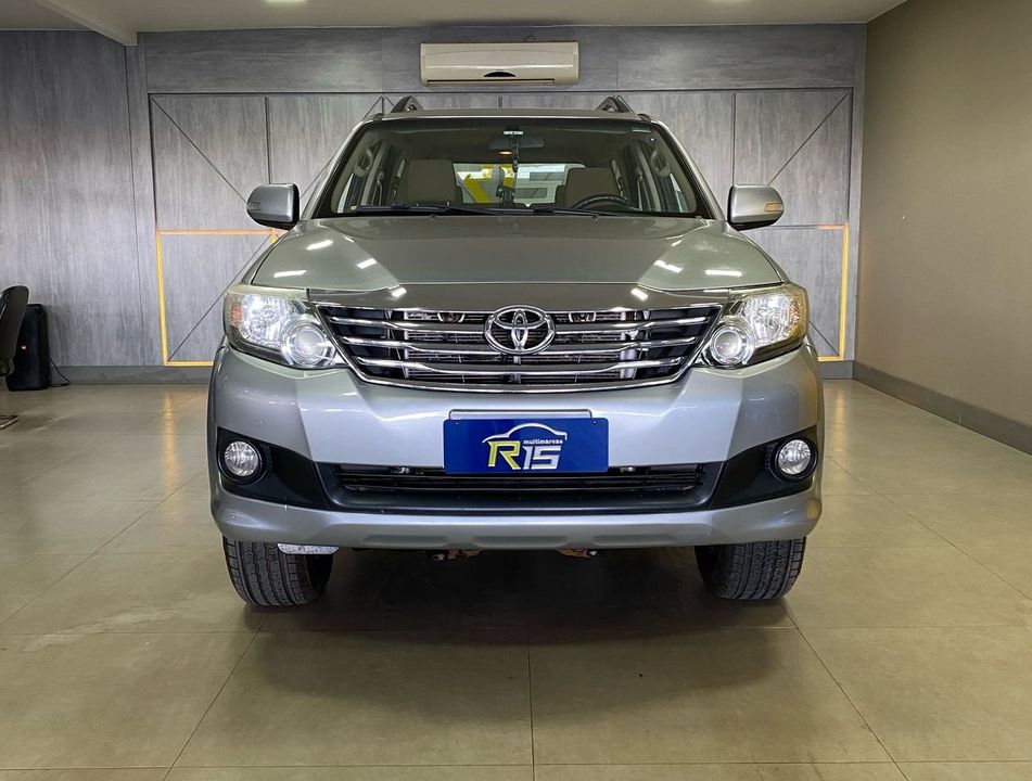 Toyota Hilux SW4 SR 4x2 2.7/ 2.7 Flex 16V Aut.