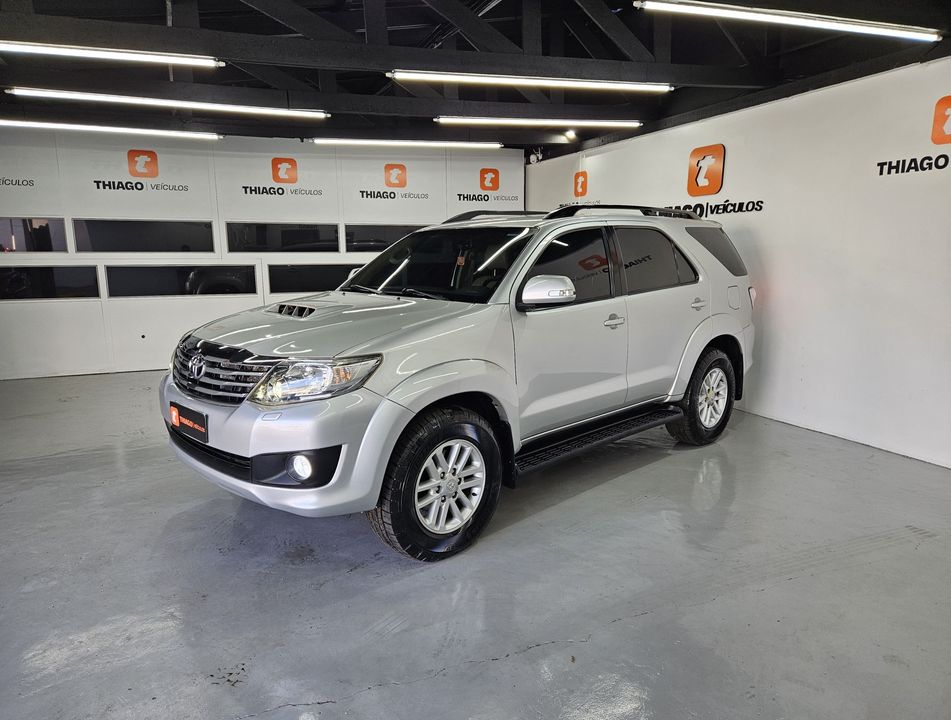 Toyota Hilux SW4 SRV D4-D 4x4 3.0 TDI Dies. Aut
